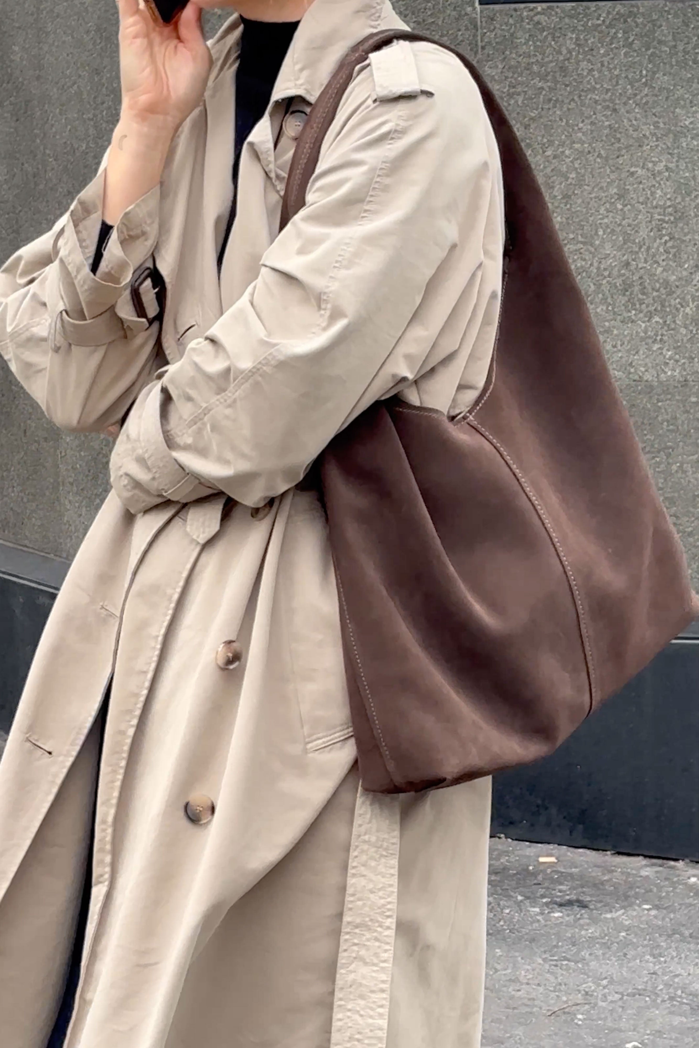 HOW GLOBAL FASHION WEEKS INFLUENCE LEATHER BAG TRENDS
